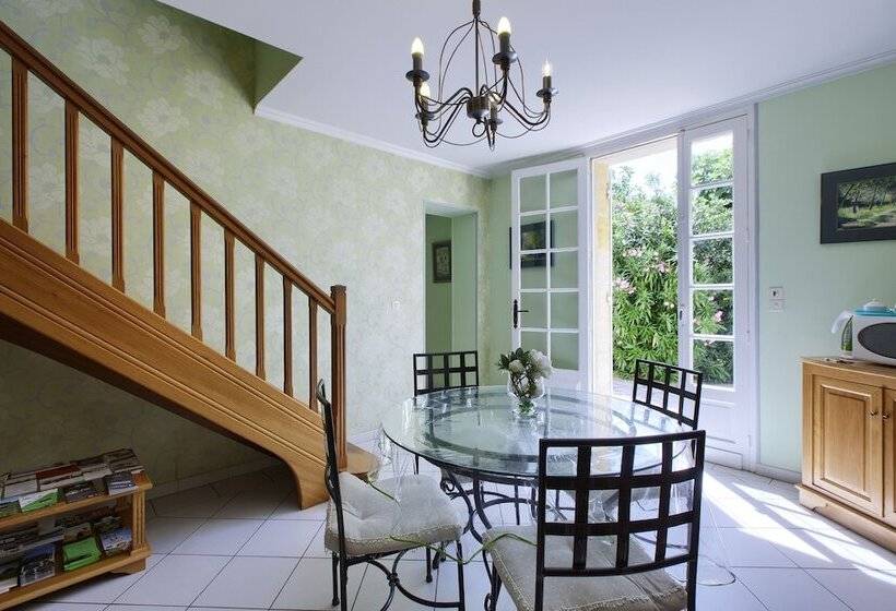 Bed and Breakfast Les Abris De Saint Sulpice