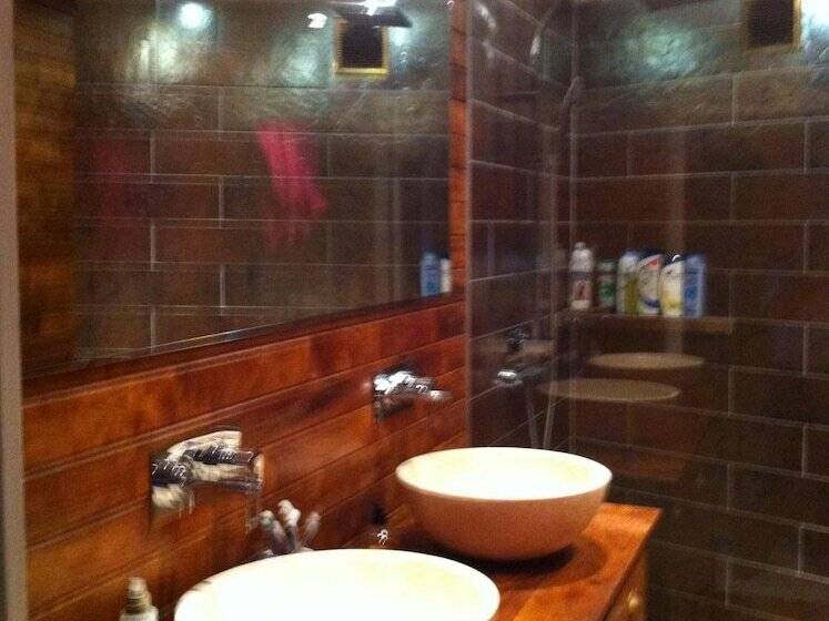 Bed and Breakfast Les Abris De Saint Sulpice