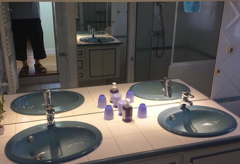 Bed and Breakfast Les Abris De Saint Sulpice