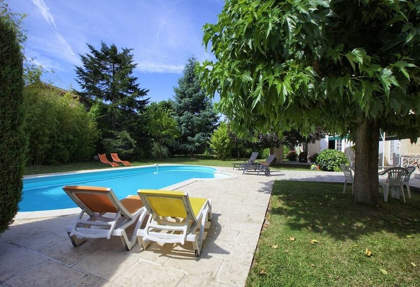 Bed and Breakfast Les Abris De Saint Sulpice
