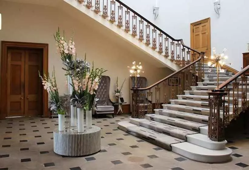 هتل Haigh Hall