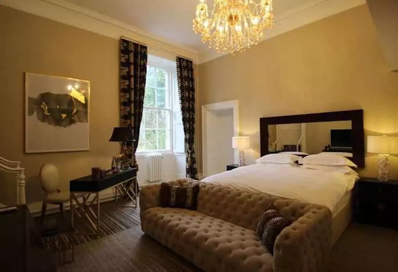 هتل Haigh Hall