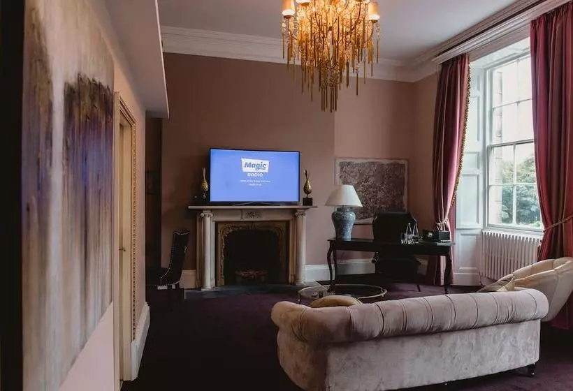 هتل Haigh Hall