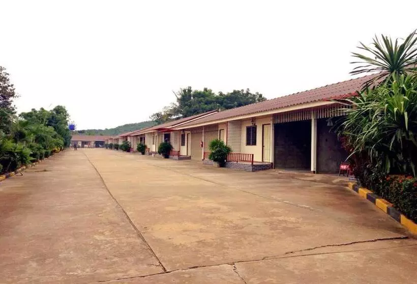 هتل Zigzag Resort Mukdahan