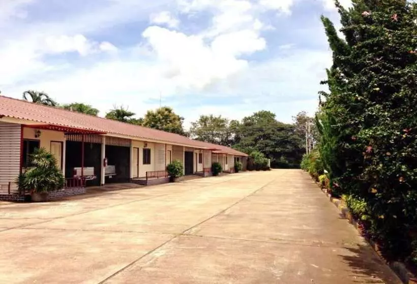 هتل Zigzag Resort Mukdahan