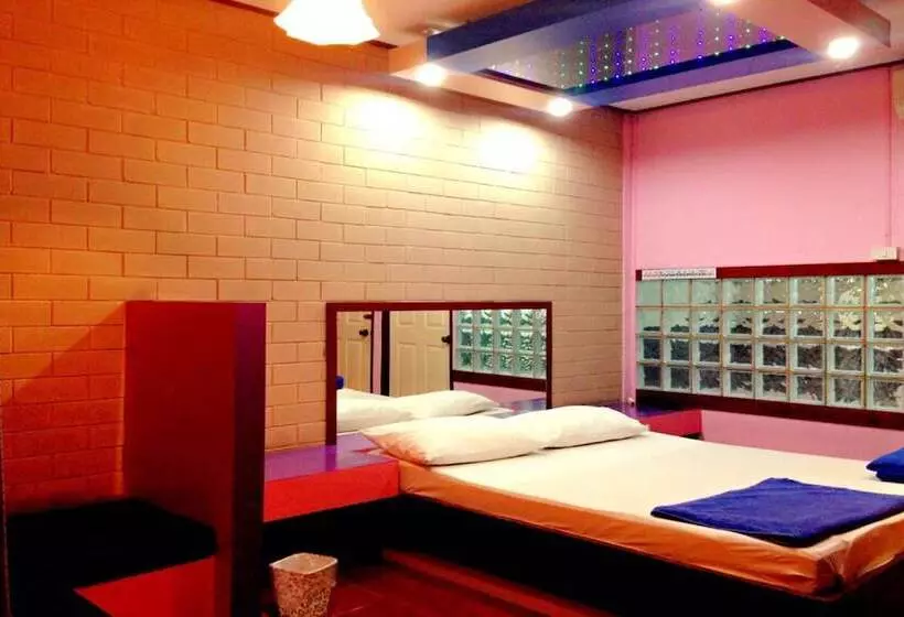 هتل Zigzag Resort Mukdahan