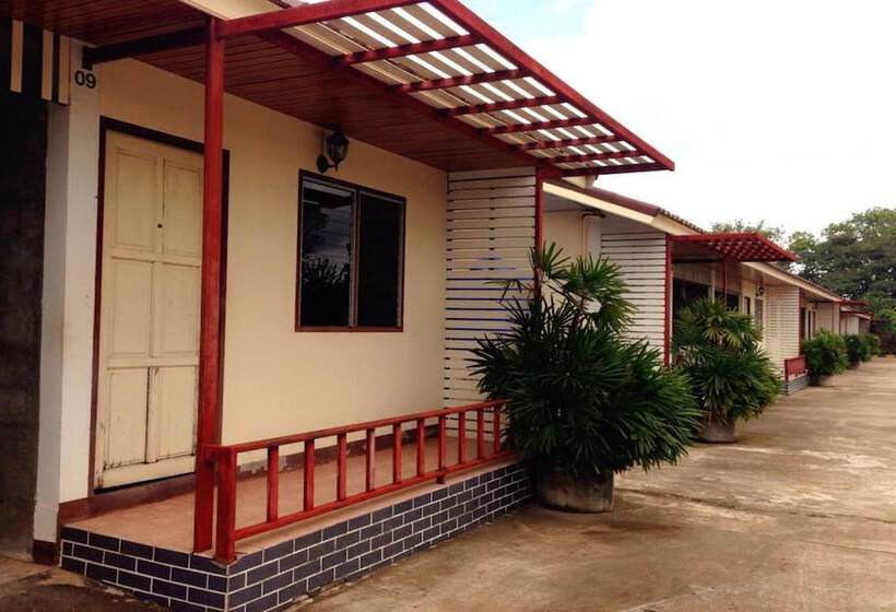 בית מלון כפרי Zigzag Resort Mukdahan