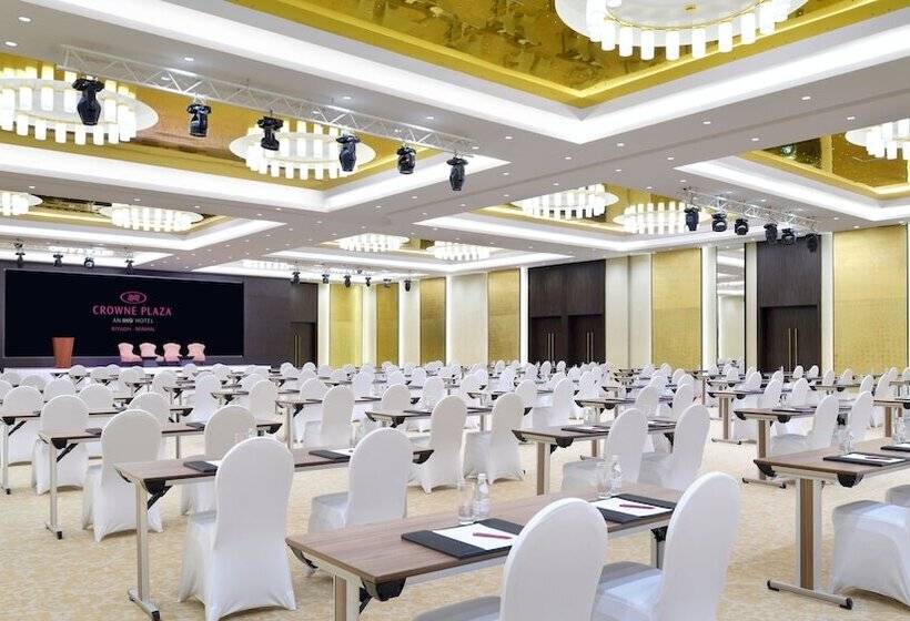 Crowne Plaza Hotel Riyadh Minhal, An Ihg