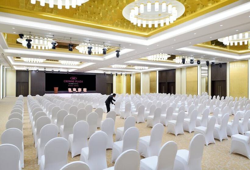Crowne Plaza Hotel Riyadh Minhal, An Ihg