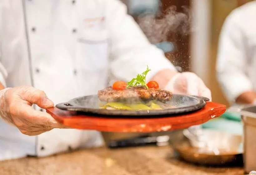 Crowne Plaza Hotel Riyadh Minhal, An Ihg