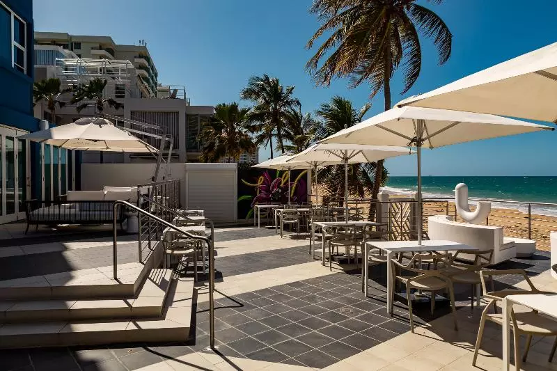 هتل The Tryst Beachfront