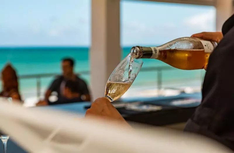 هتل The Tryst Beachfront