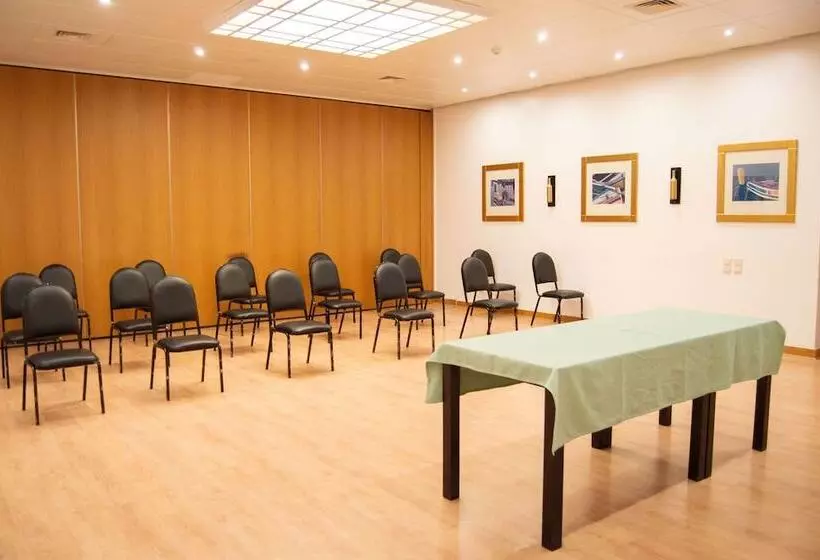 Отель Tryp By Wyndham Montijo Parque