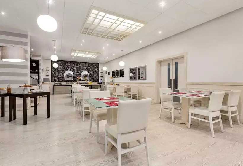 Отель Tryp By Wyndham Montijo Parque