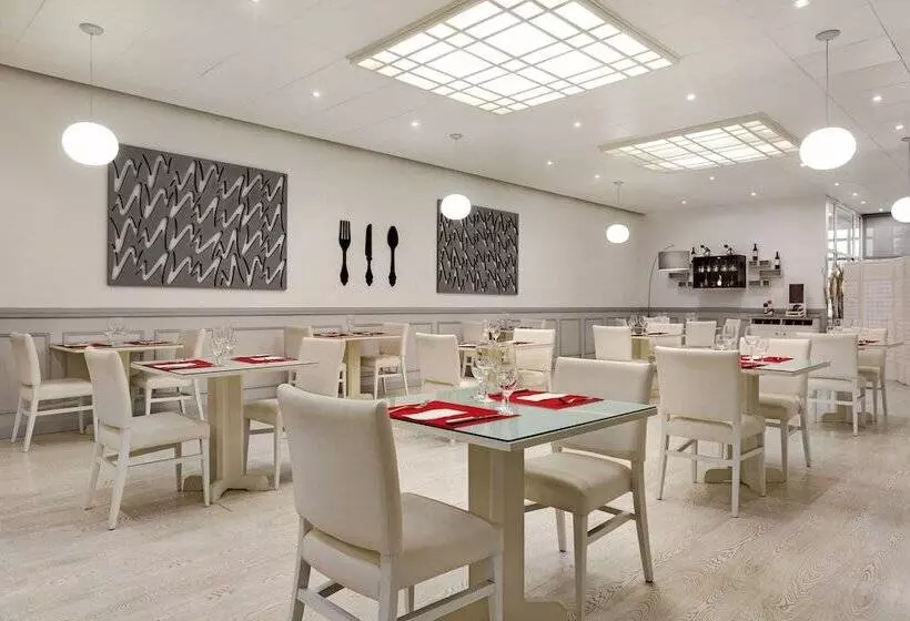 Отель Tryp By Wyndham Montijo Parque