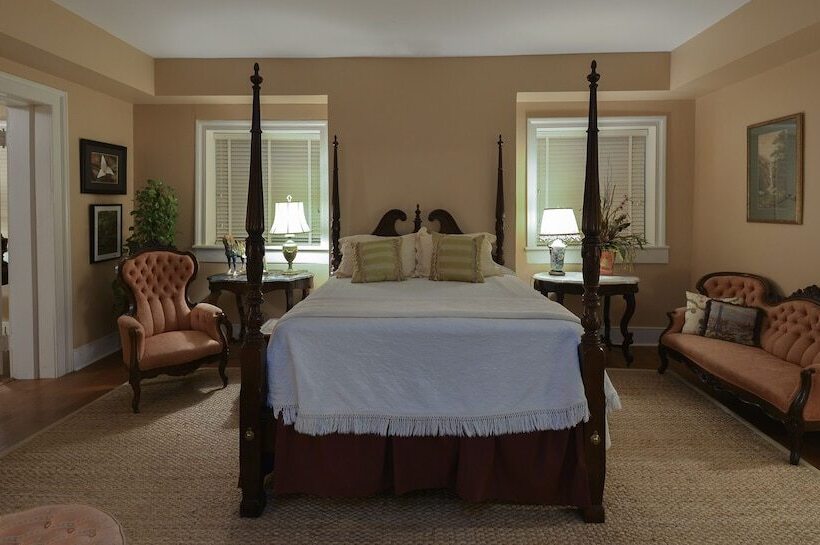 Choctaw Hall Bed & Breakfast