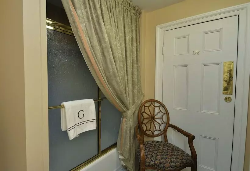 Choctaw Hall Bed & Breakfast