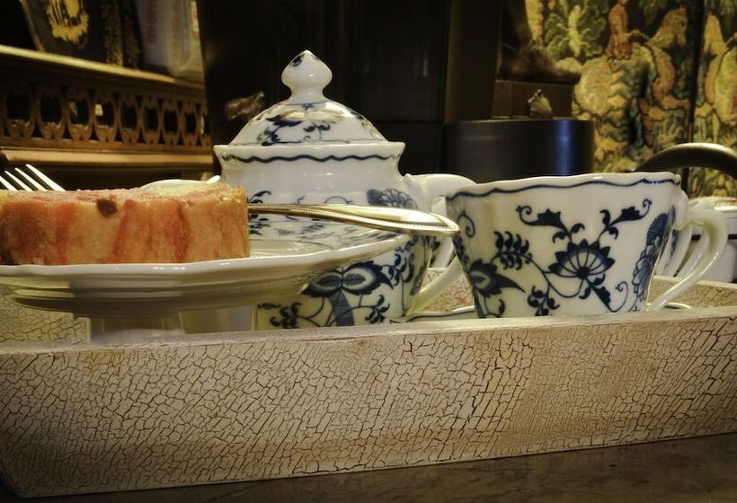 Choctaw Hall Bed & Breakfast