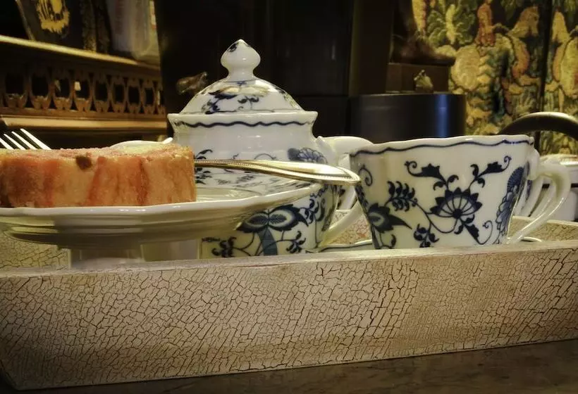 Choctaw Hall Bed & Breakfast