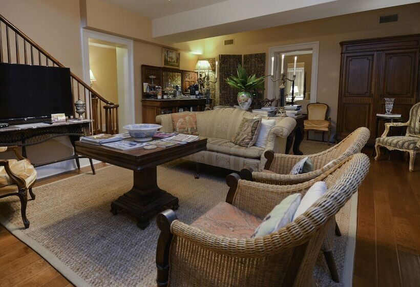 Choctaw Hall Bed & Breakfast