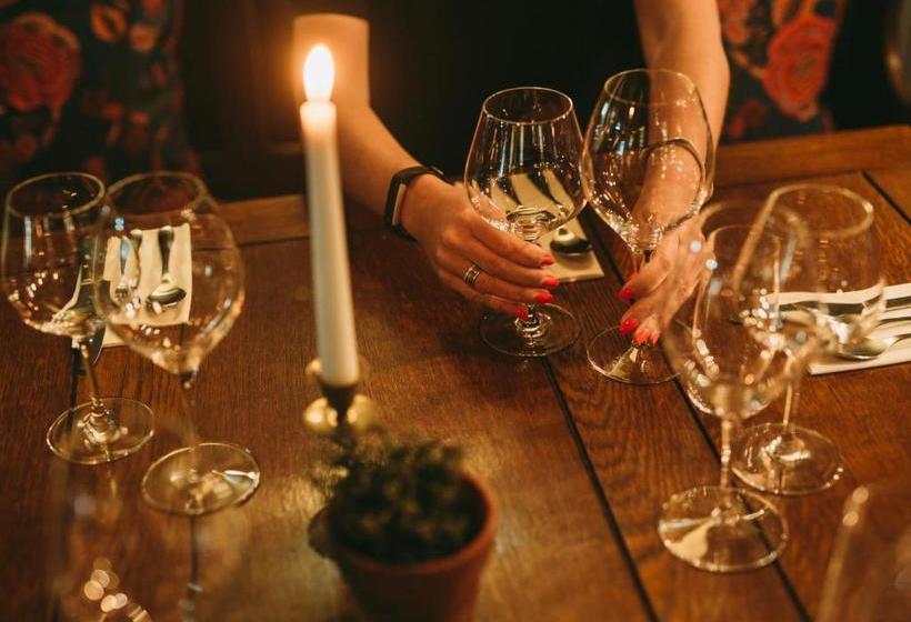 فندق فئة نجمة واحدة The Old Mill