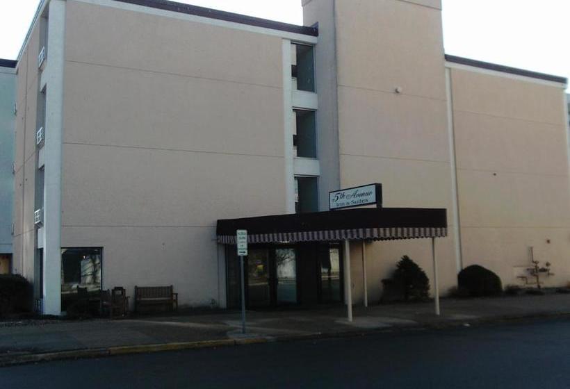 ホテル 5th Avenue Inn & Suites