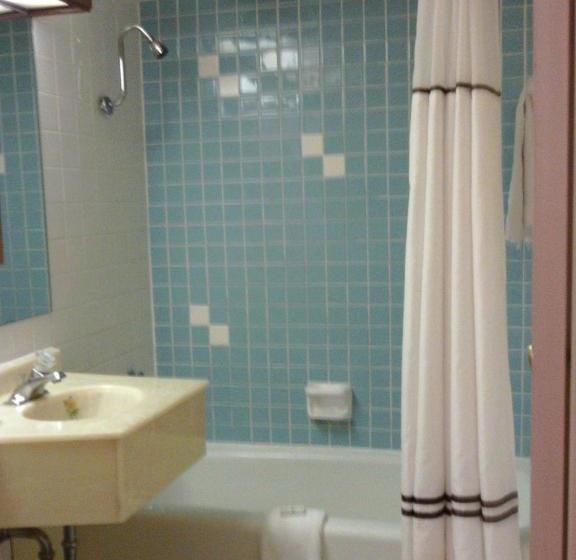 ホテル 5th Avenue Inn & Suites