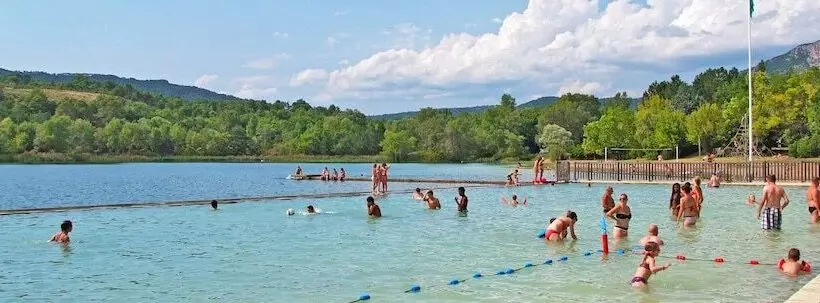 ホテル Camping Domaine Du Petit Lac