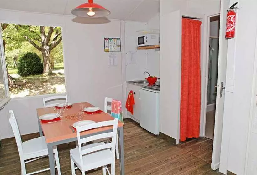 ホテル Camping Domaine Du Petit Lac