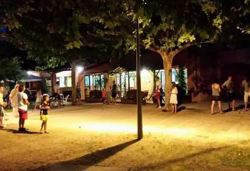 ホテル Camping Lou Comtadou