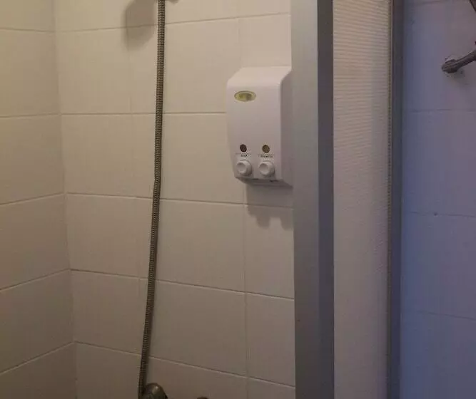 هتل L42 Hostel Suvarnabhumi Airport