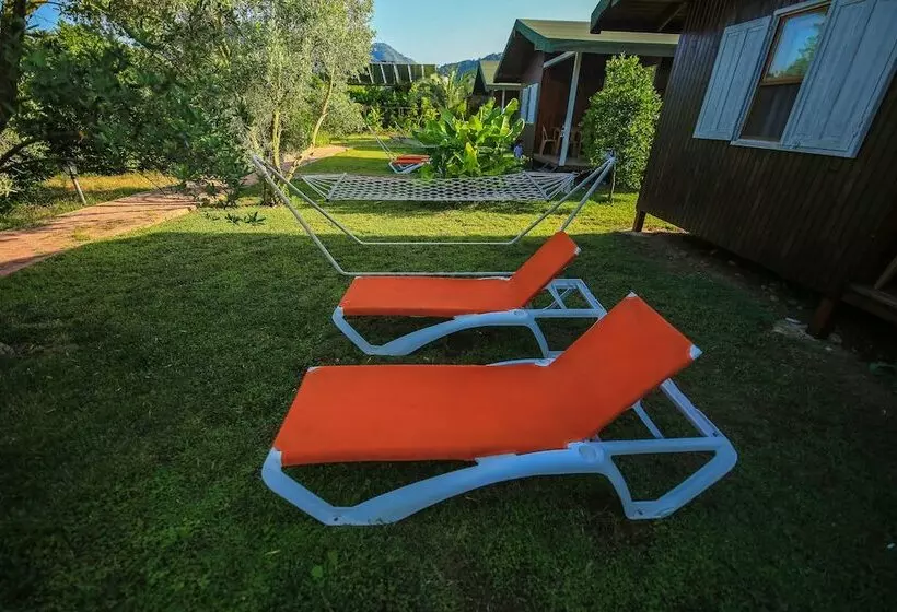 Hotelli Cirali Zakkum Bungalow