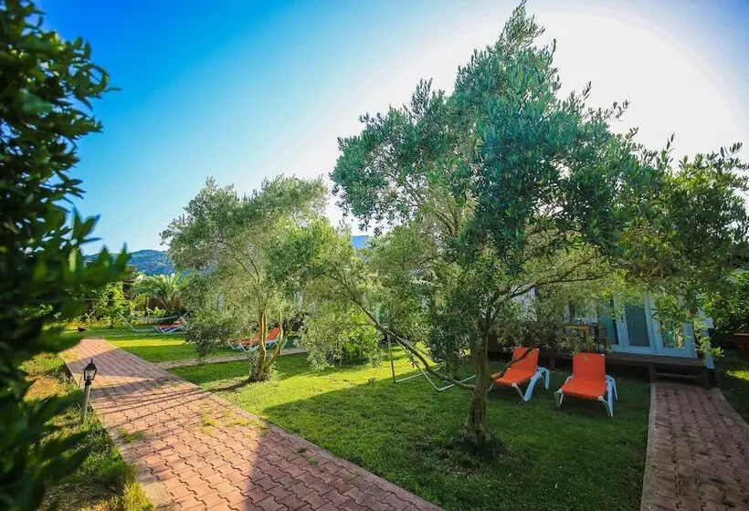 Hotelli Cirali Zakkum Bungalow