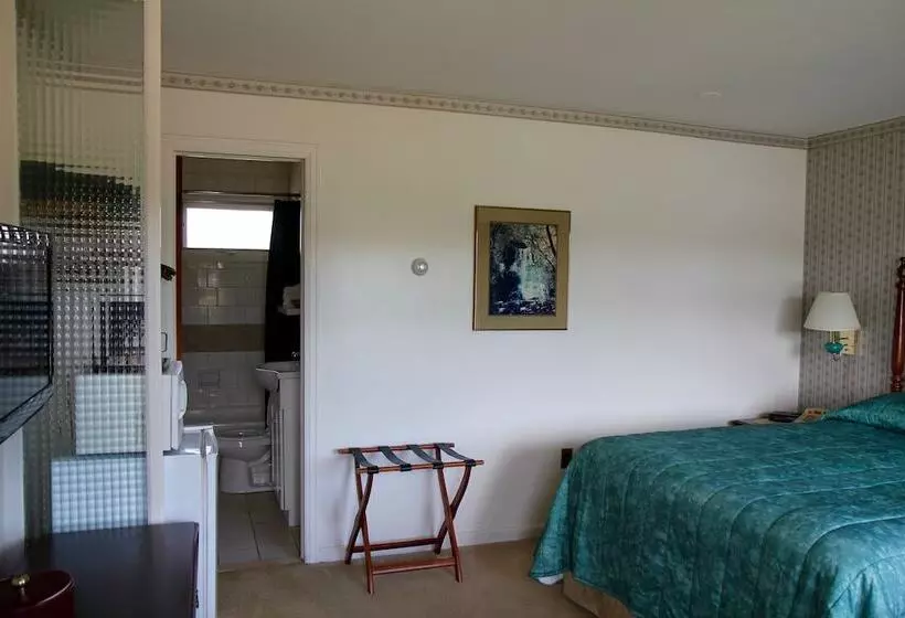 Motelli Sara Placid Inn & Suites