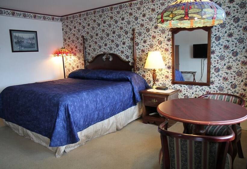 מוטל Sara Placid Inn & Suites