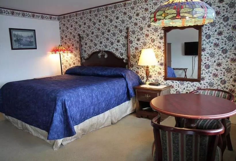 Motelli Sara Placid Inn & Suites