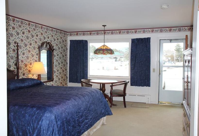 מוטל Sara Placid Inn & Suites