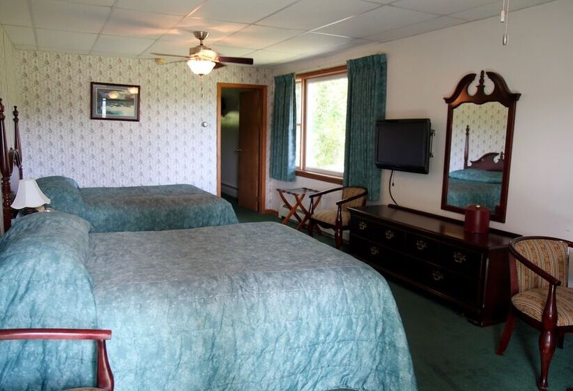 מוטל Sara Placid Inn & Suites