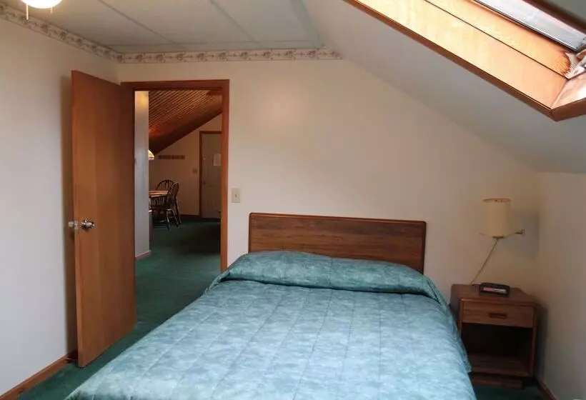 Motelli Sara Placid Inn & Suites