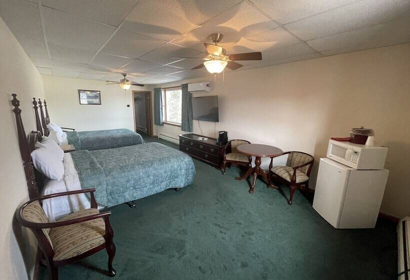 מוטל Sara Placid Inn & Suites