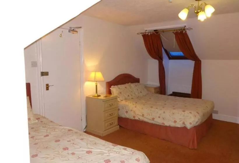 Majatalo Aberdour Guest House