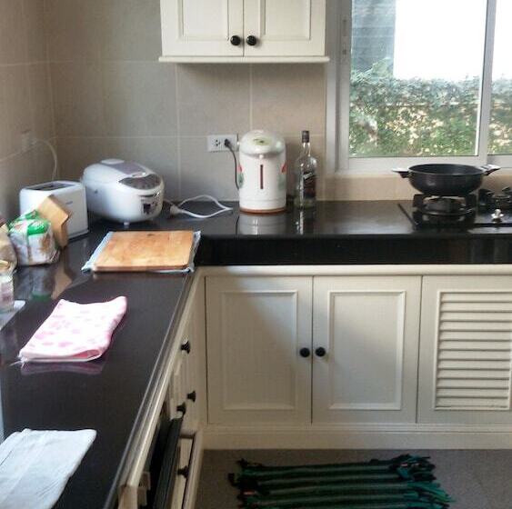 پانسیون Baan Peacock