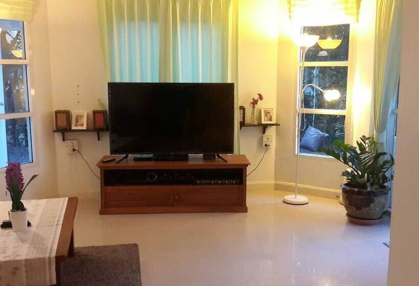 پانسیون Baan Peacock