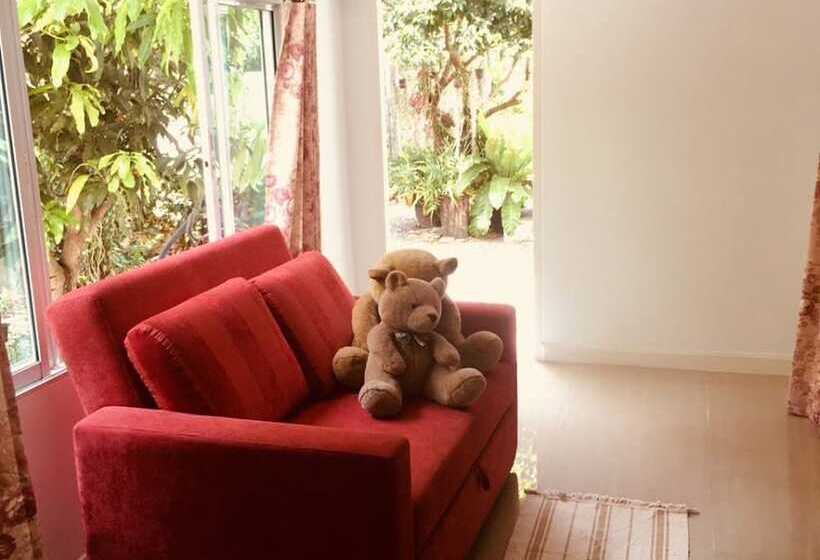 پانسیون Baan Peacock