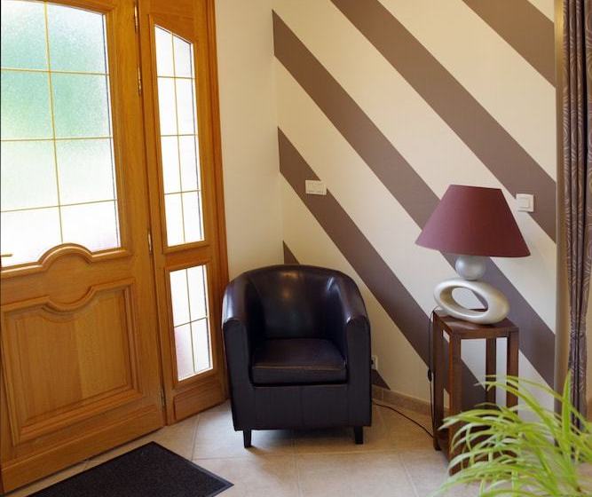 بنسيون Moreau Guy