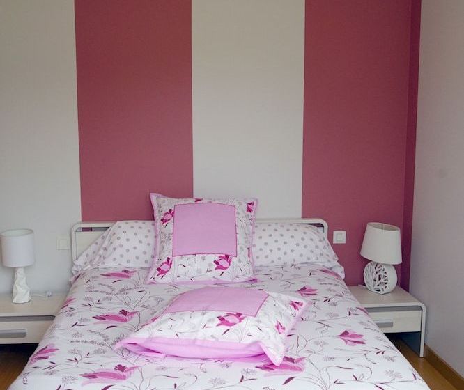 بنسيون Moreau Guy