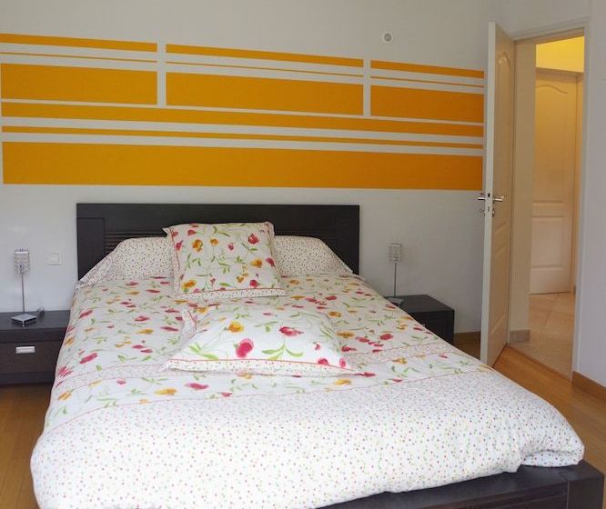 بنسيون Moreau Guy