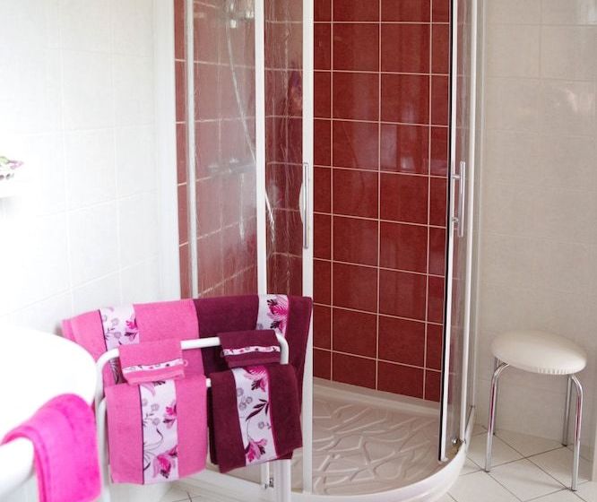 بنسيون Moreau Guy