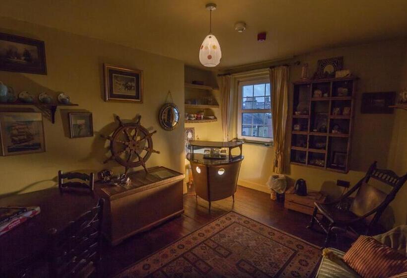 פנסיון La Rosa