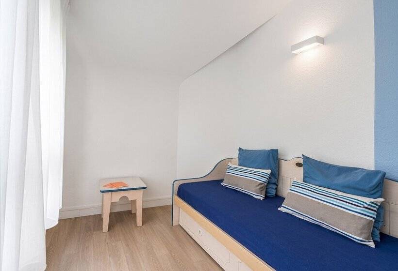 住所  Résidence Pierre & Vacances La Voile D Or